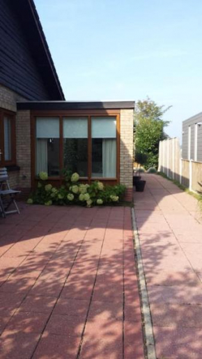 Modern en sfeervol appartement aan zee met airco